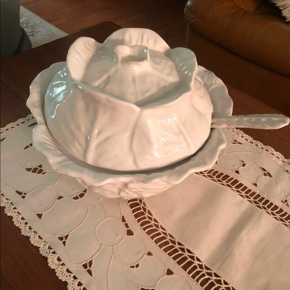 Rare Majorica White Cabbage Turine Beautiful!